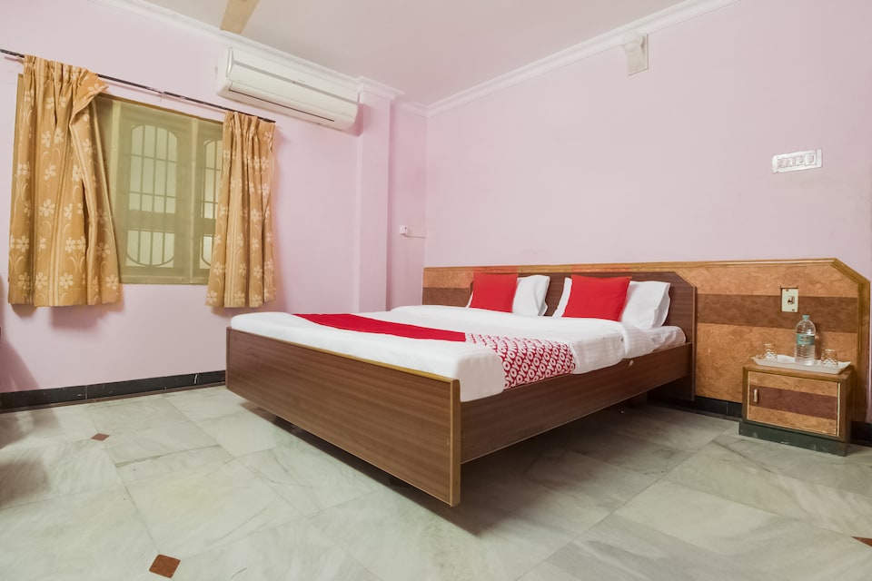 Jayalakshmi Residency Ac by OYO Rooms