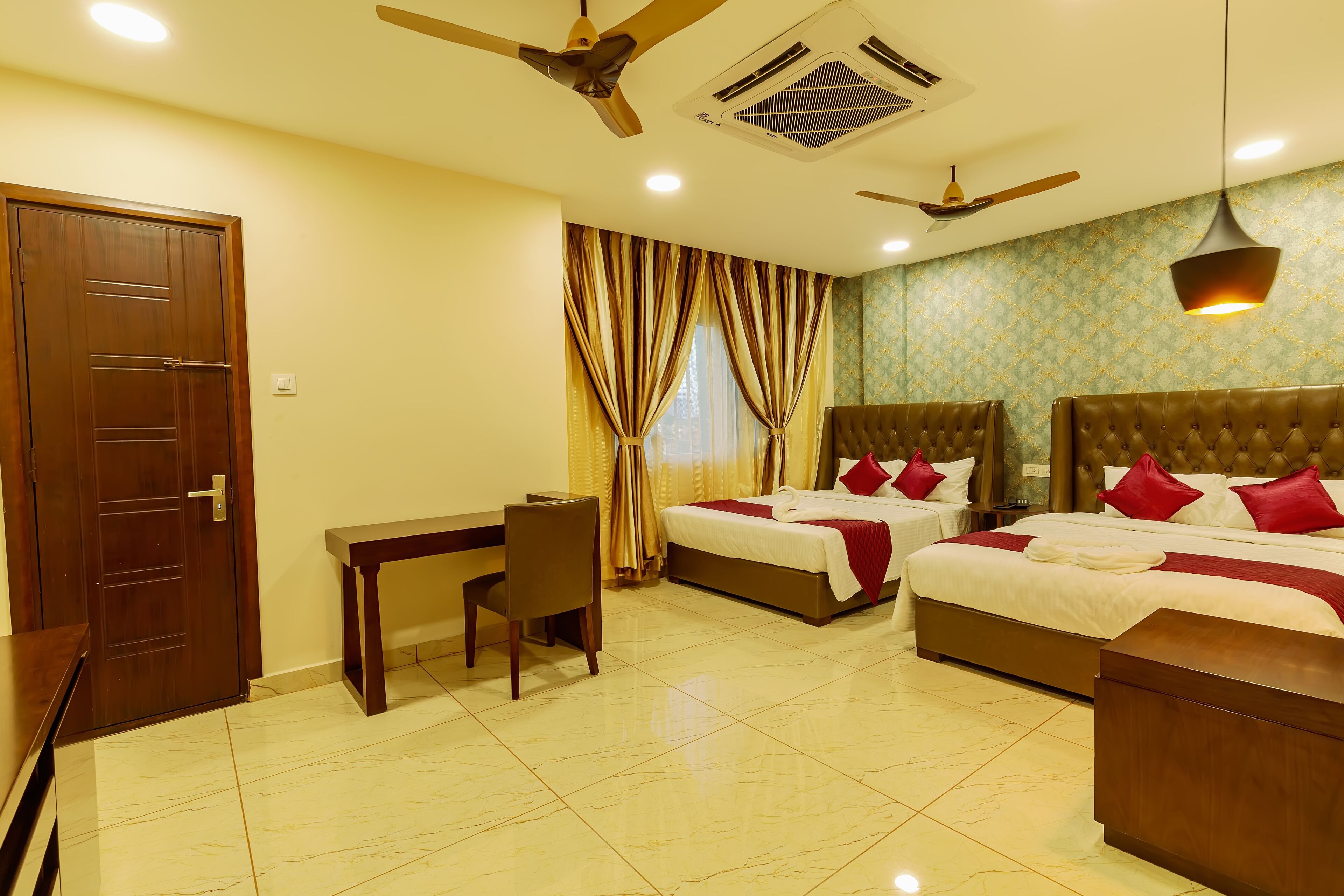 Hotel Akshay Grand