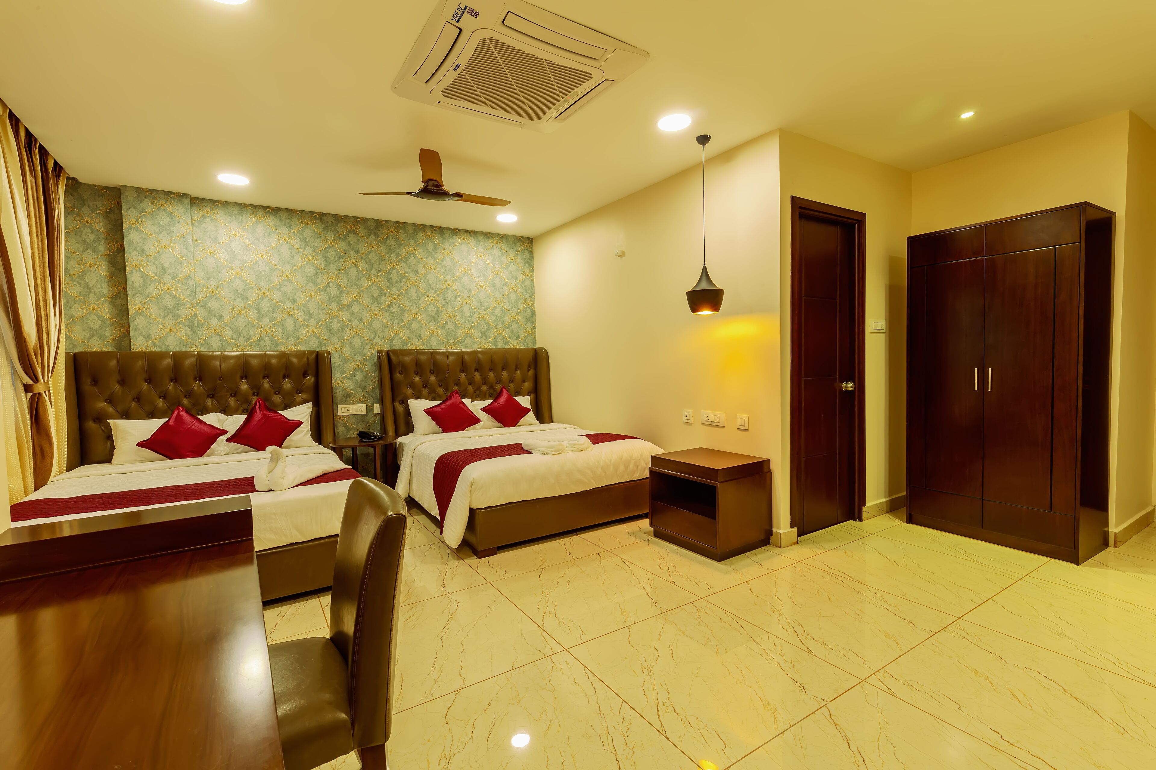 Hotel Akshay Grand
