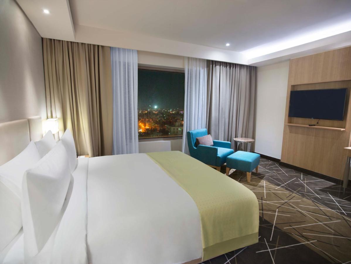 Holiday Inn Chennai OMR IT Expressway