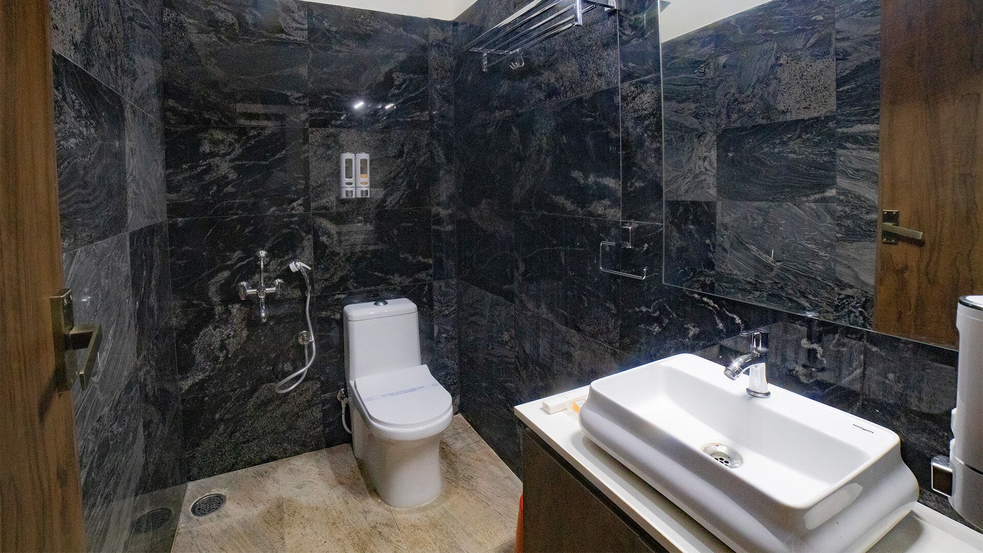 Aara Jungle Resort