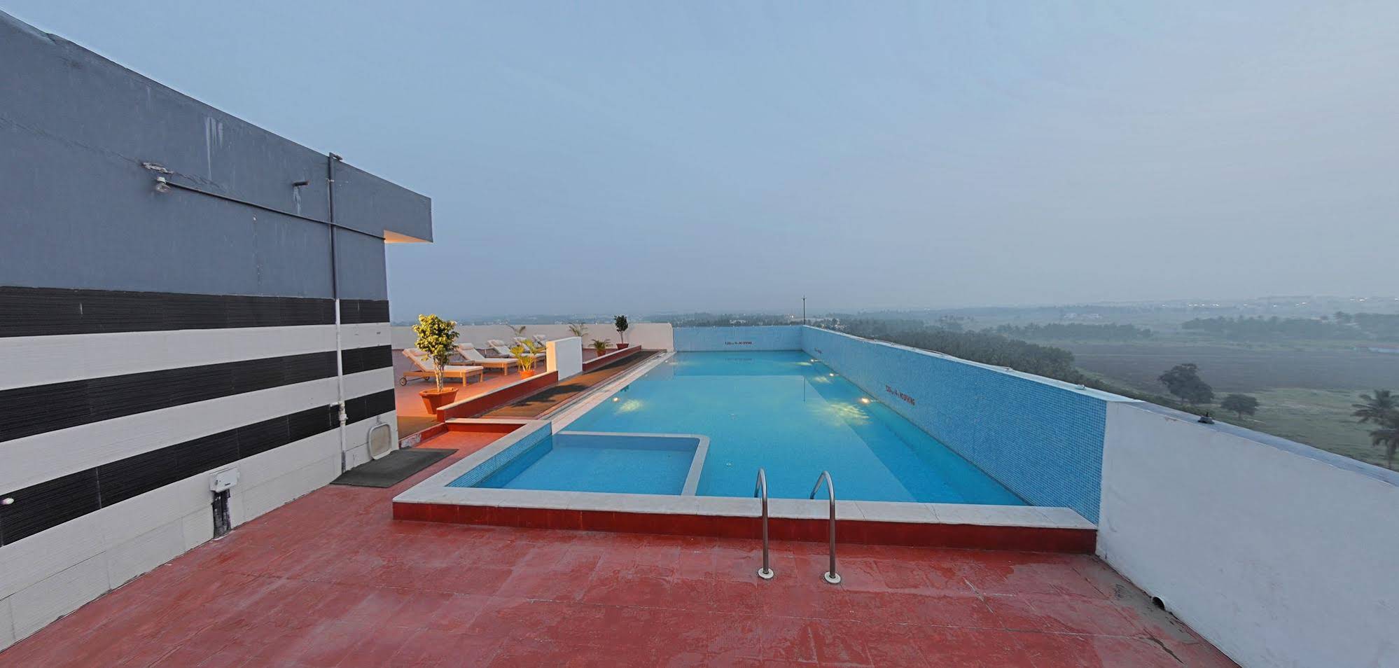 Gokulam Park Hotel