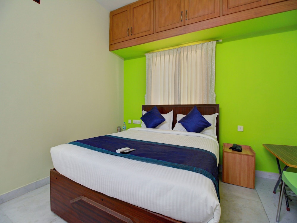 Hotel Apple Grand By OYO Rooms