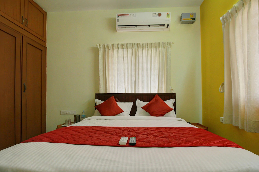 Hotel Apple Grand By OYO Rooms