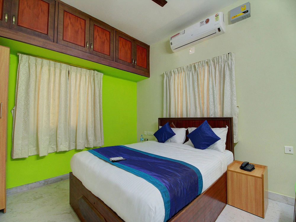 Hotel Apple Grand By OYO Rooms