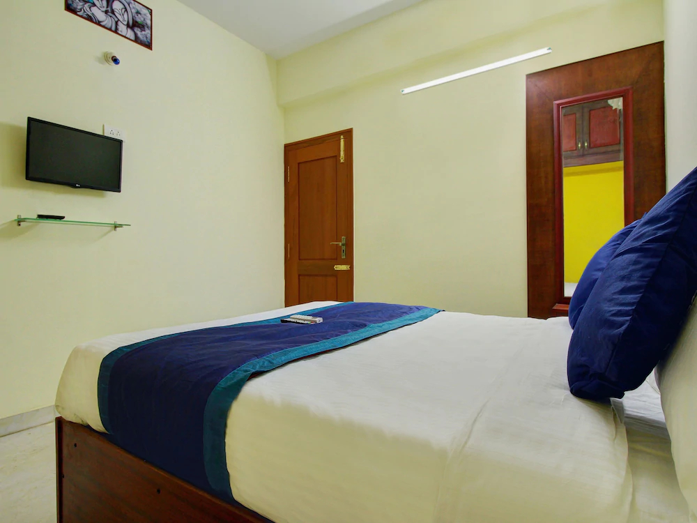 Hotel Apple Grand By OYO Rooms