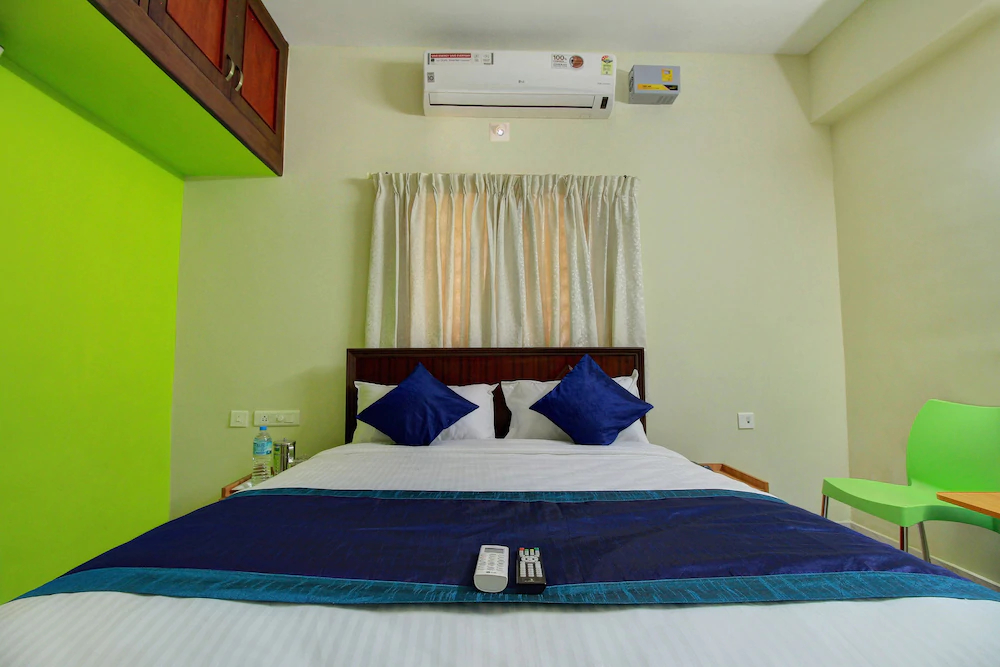 Hotel Apple Grand By OYO Rooms