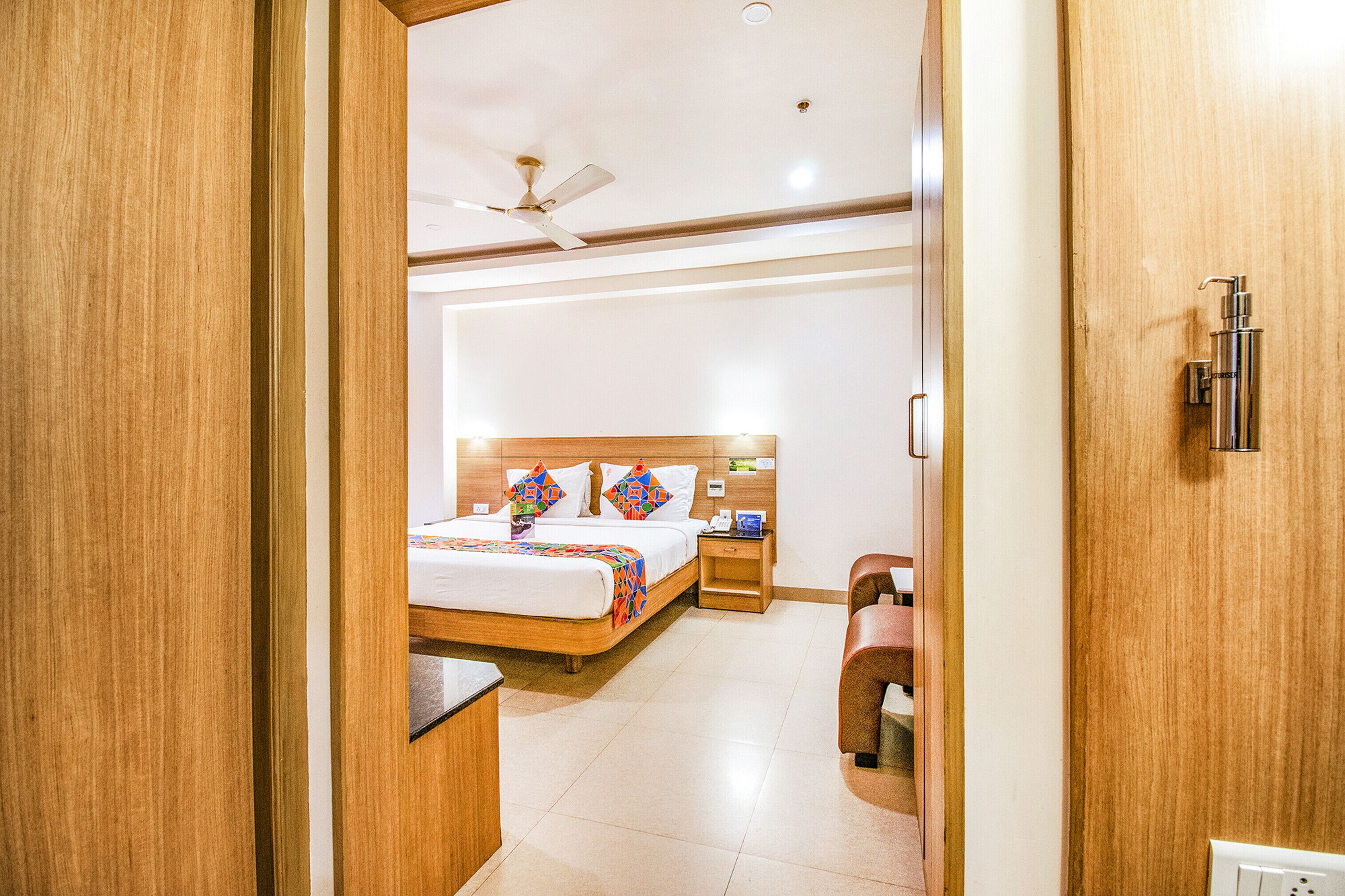 Hotel Royal Castle Inn by FabHotels