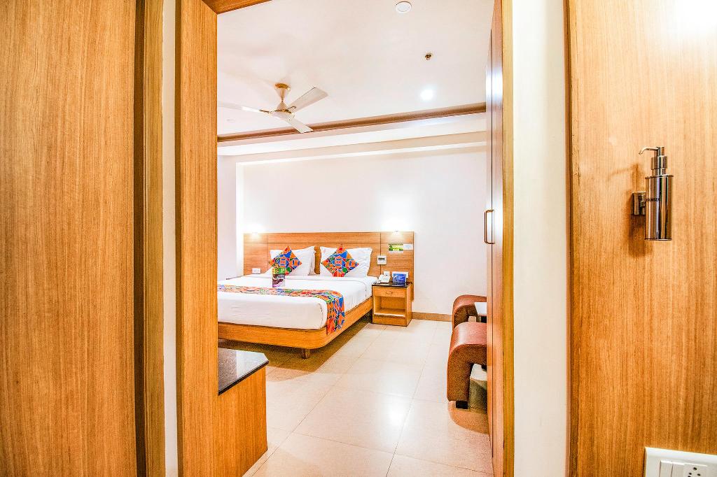 Hotel Royal Castle Inn by FabHotels