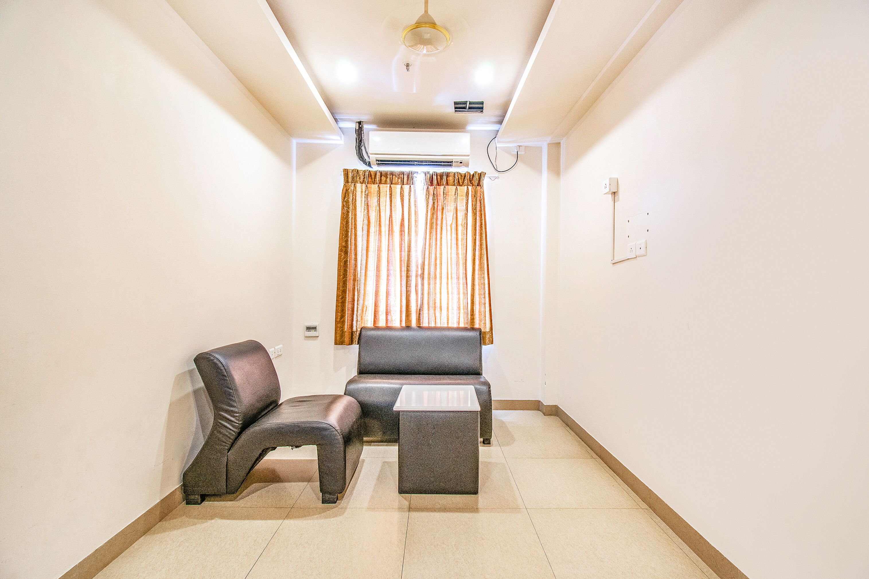 Hotel Royal Castle Inn by FabHotels
