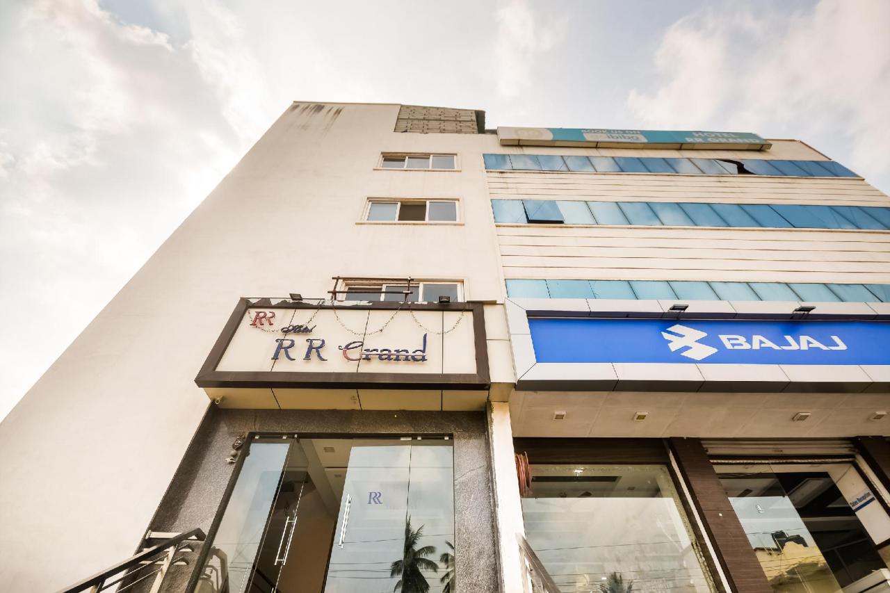 Hotel Rr Grand by OYO Rooms