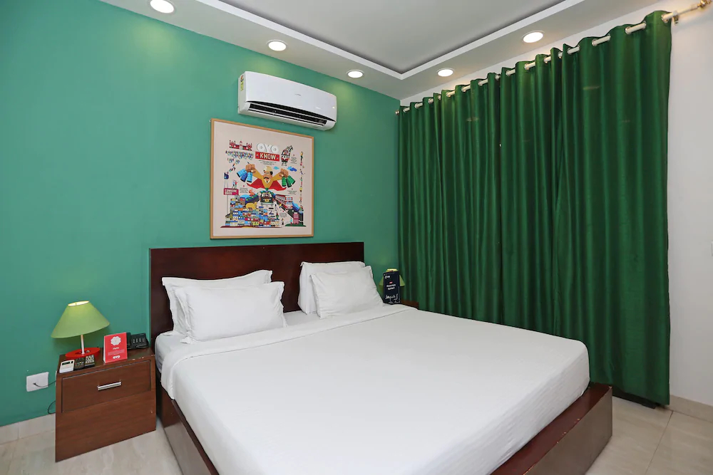OYO 24392 Flagship Damodar Inn