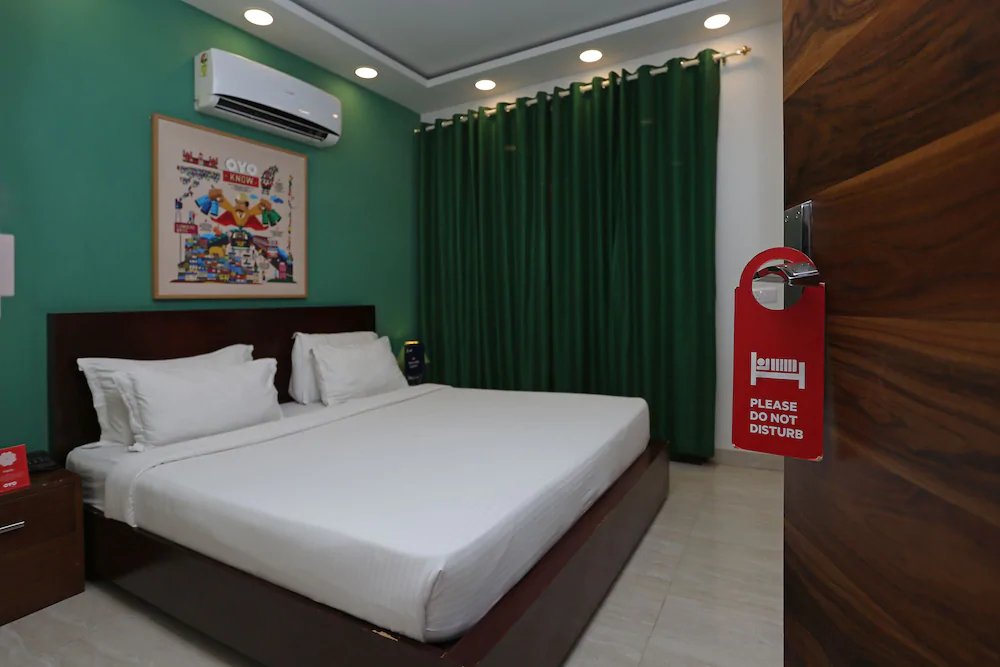 OYO 24392 Flagship Damodar Inn