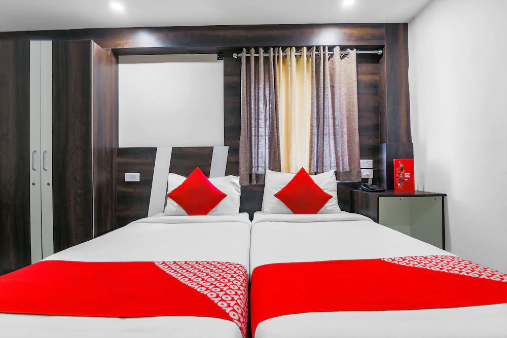 OYO Flagship 22529 Elegance Inn