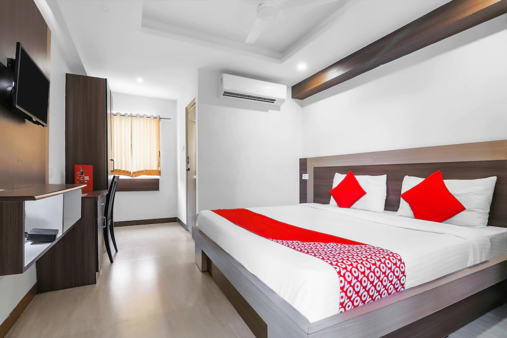 OYO Flagship 22529 Elegance Inn