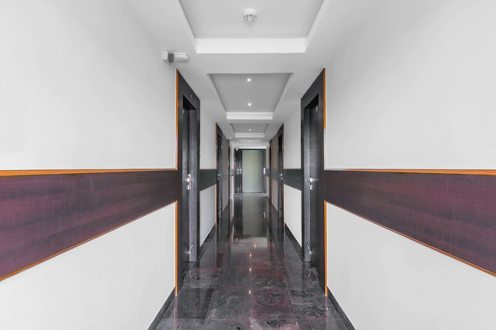 OYO Flagship 22529 Elegance Inn
