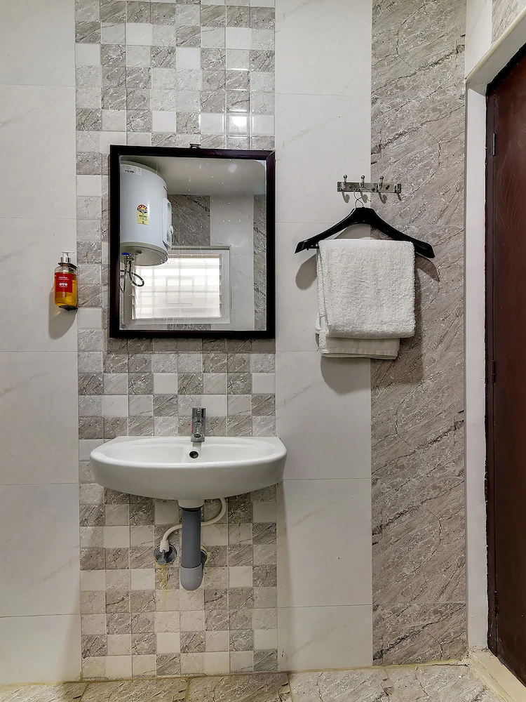 OYO Flagship 24155 FCI Nagar