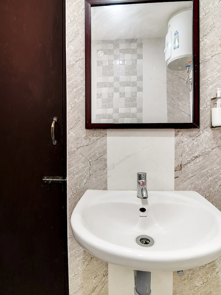 OYO Flagship 24155 FCI Nagar