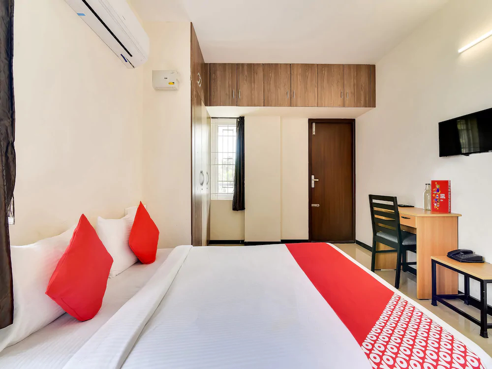 OYO Flagship 24155 FCI Nagar