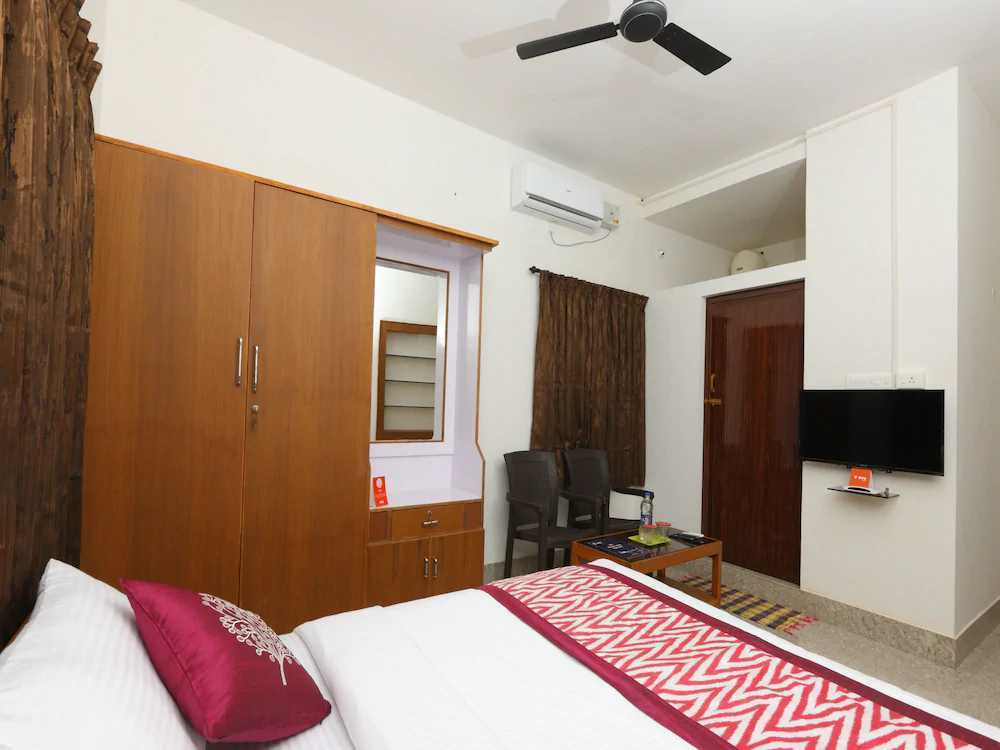 Rithus Residency By OYO Rooms