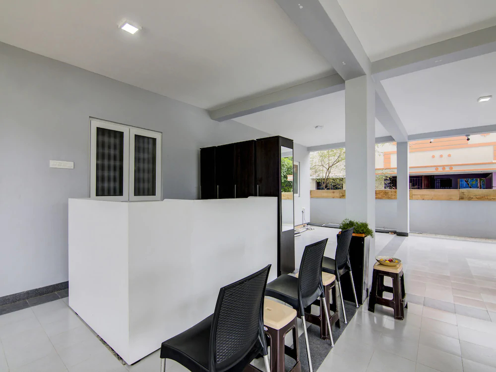 Royal Stay by OYO Rooms