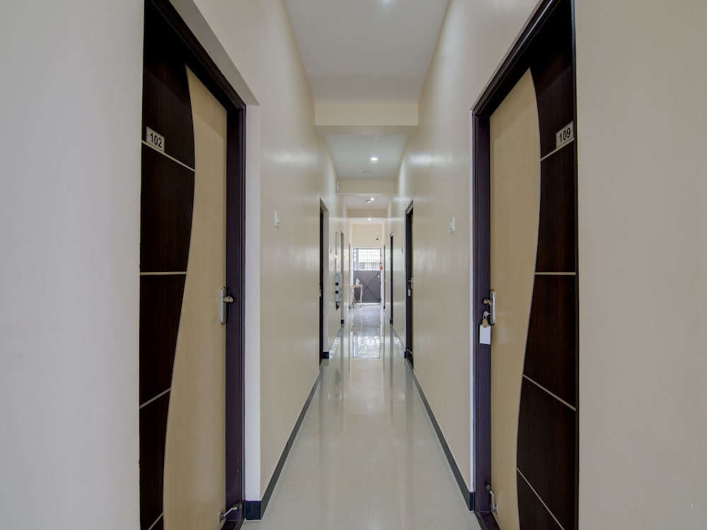 Royal Stay by OYO Rooms