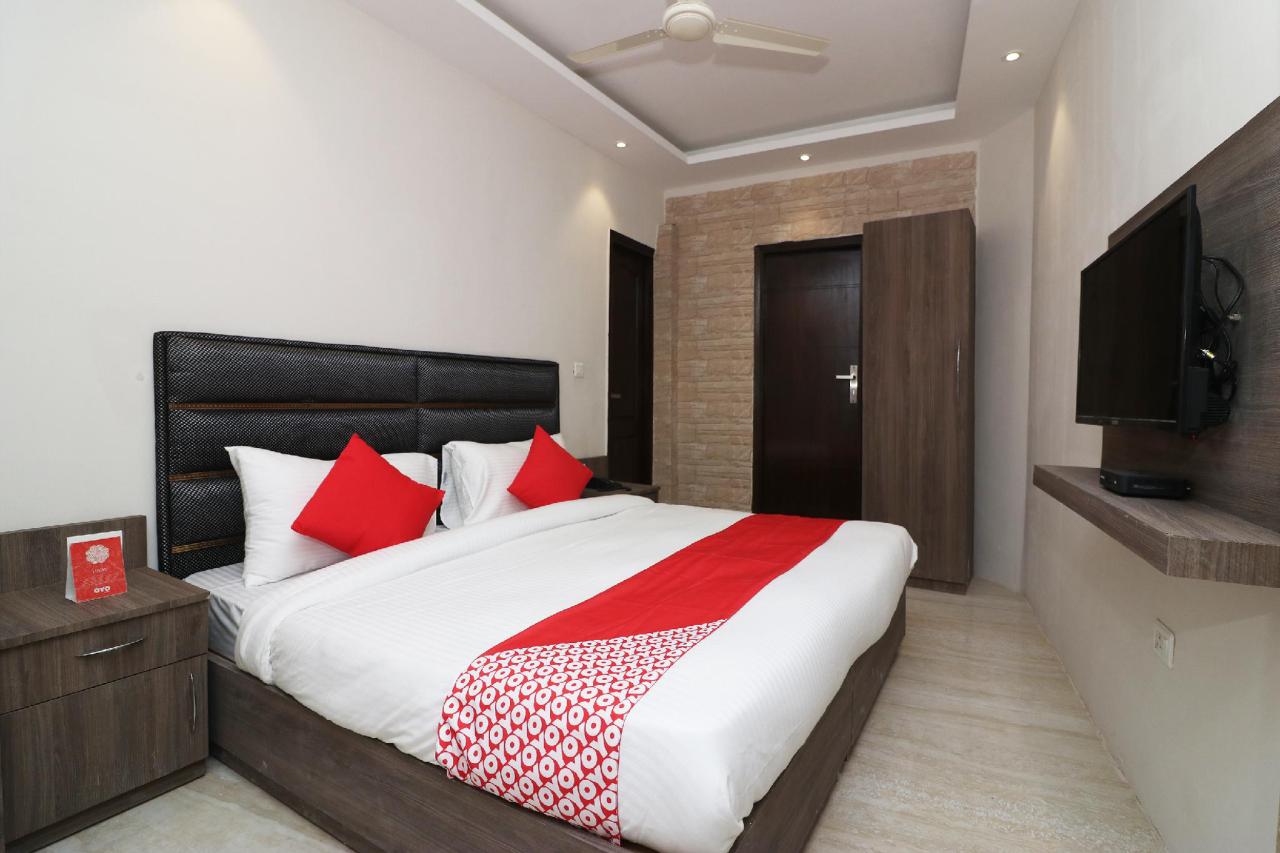 Priya Stays by OYO Rooms