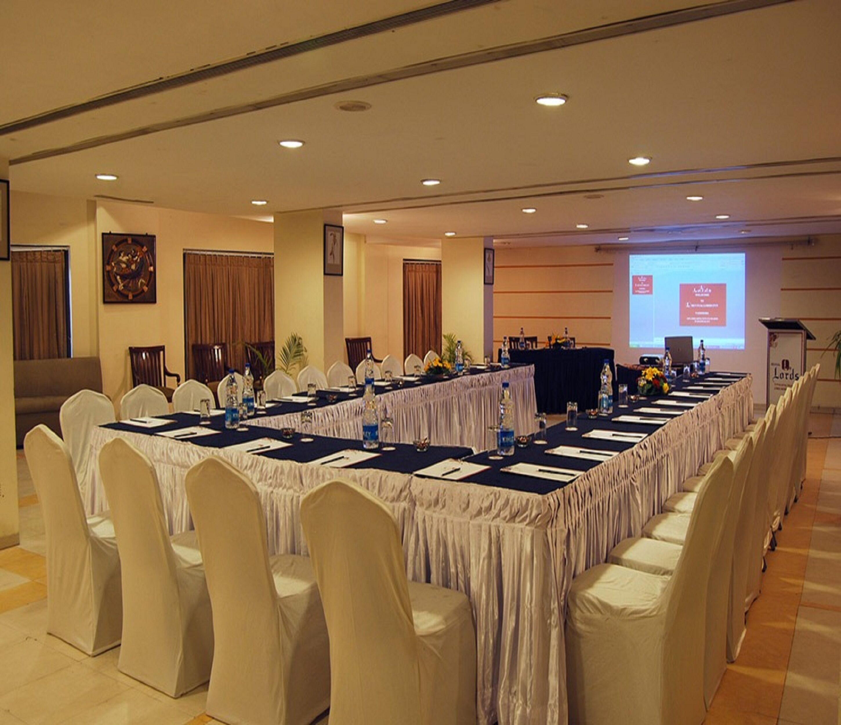 Hotel Ashok Palace