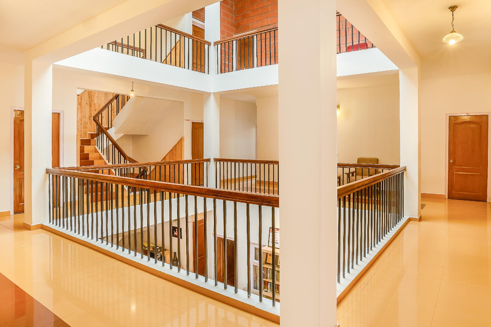 Altius Nest Hotel