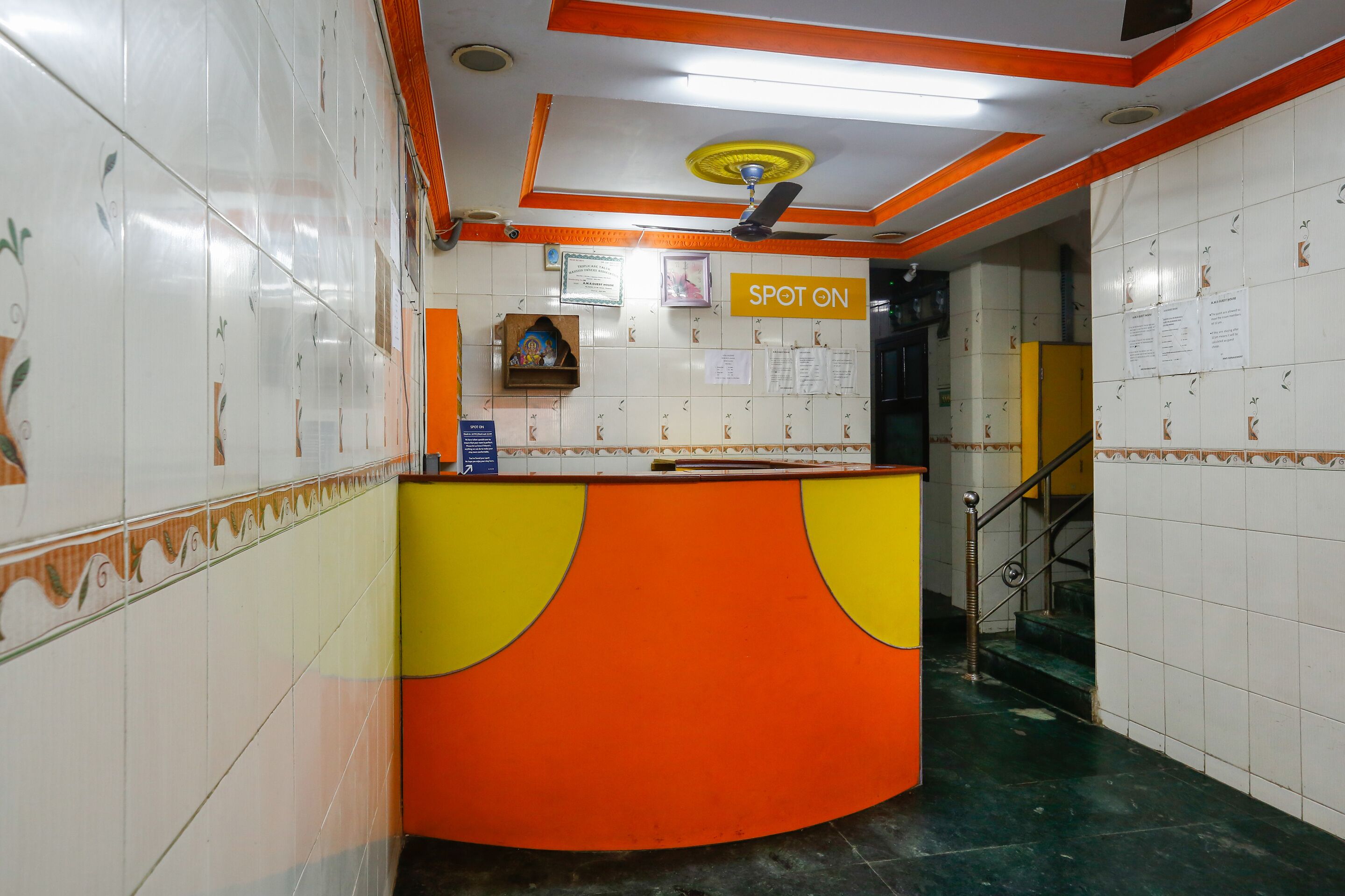 Ams Guest House by OYO Rooms