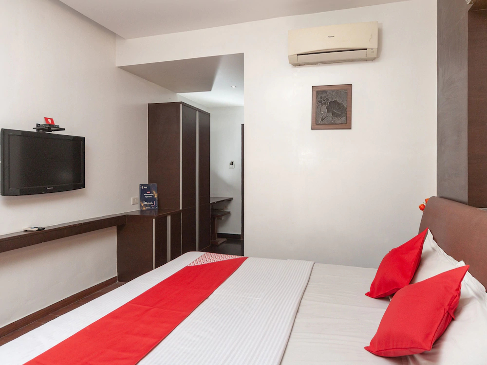 Apoorva's Guest House by OYO Rooms