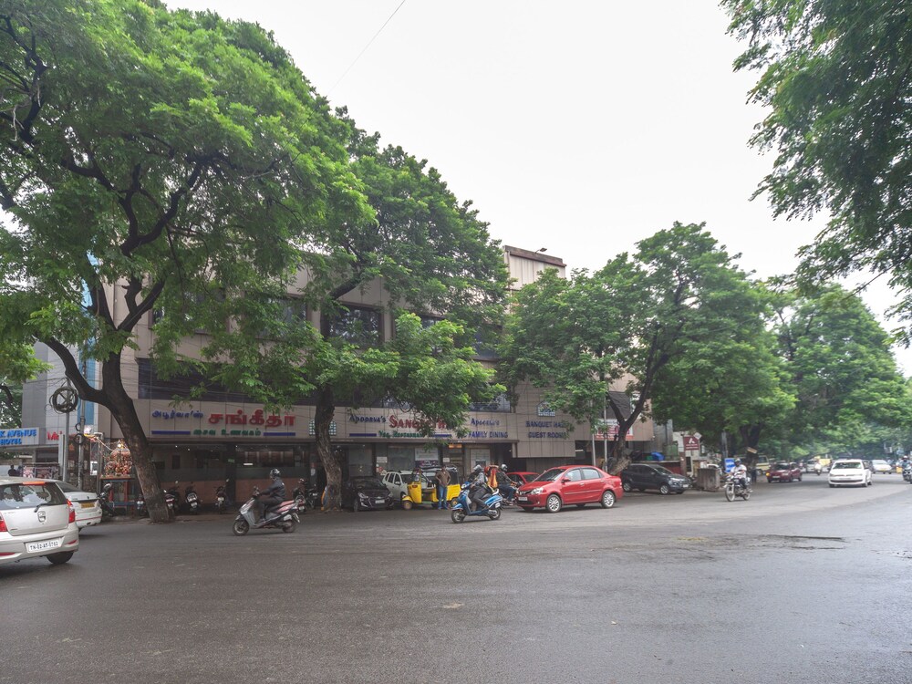 Apoorva's Guest House by OYO Rooms