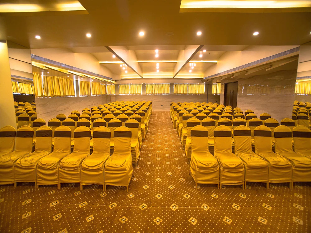 Crossway Parklane Airport Hotel