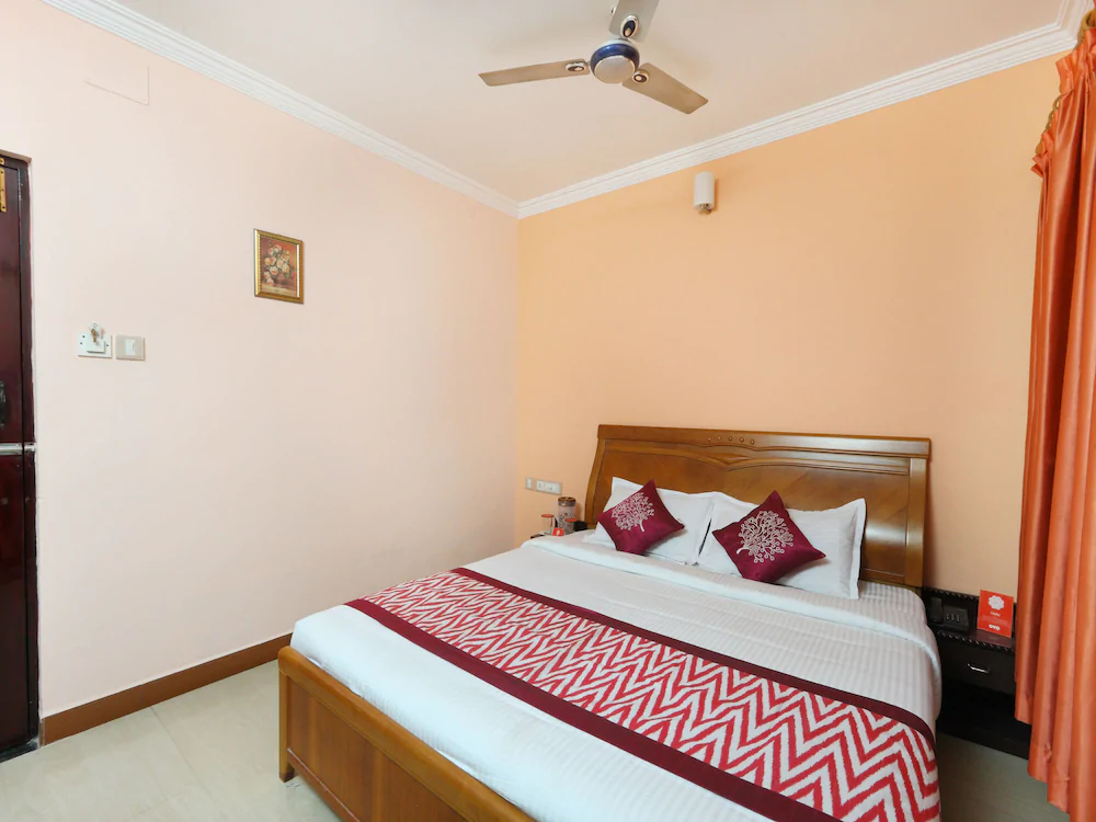 Dreams Manor by OYO Rooms