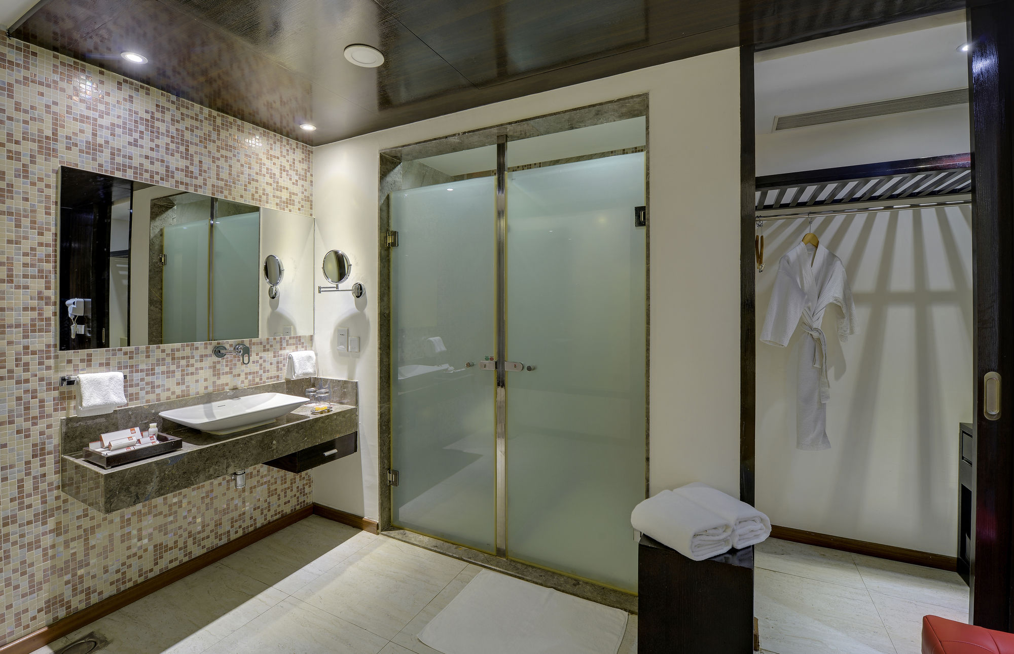 E Mall Hotel