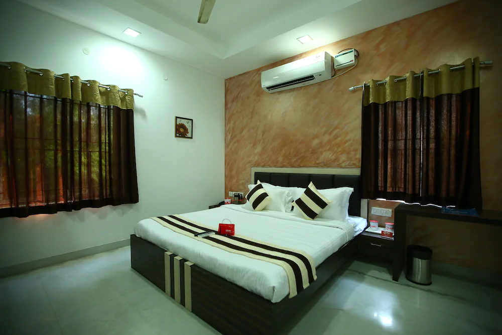 Green Tree Service Apartments by OYO Rooms