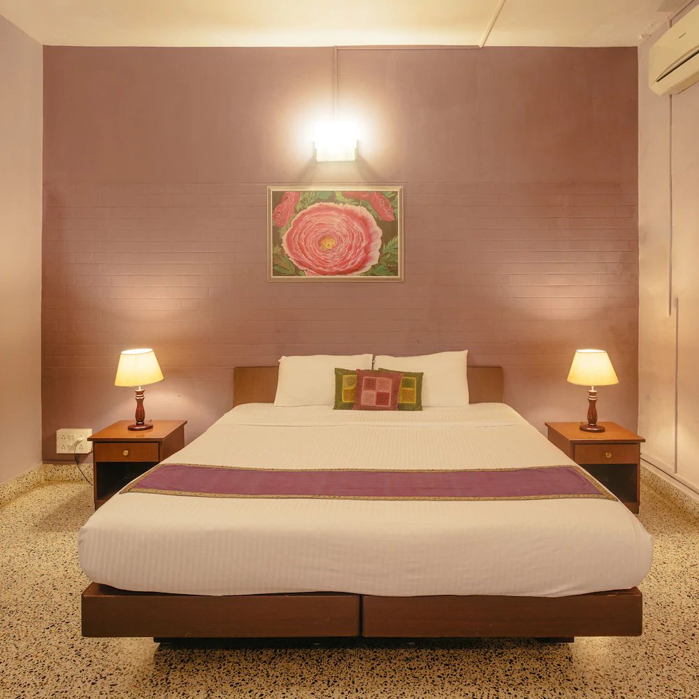 Hanu Reddy Residences Wallace Garden