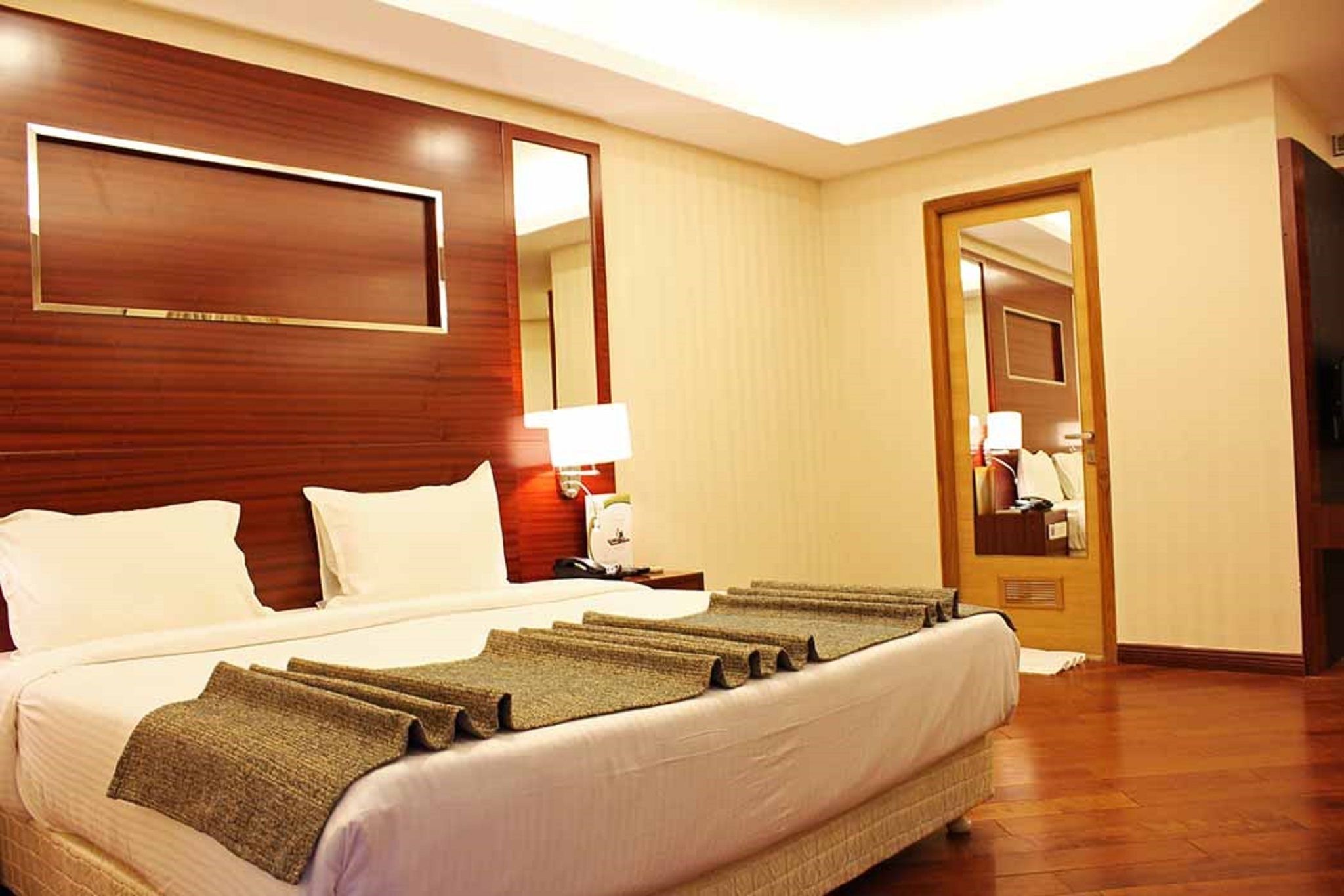 Townhouse OAK Hotel Chennai La Palace