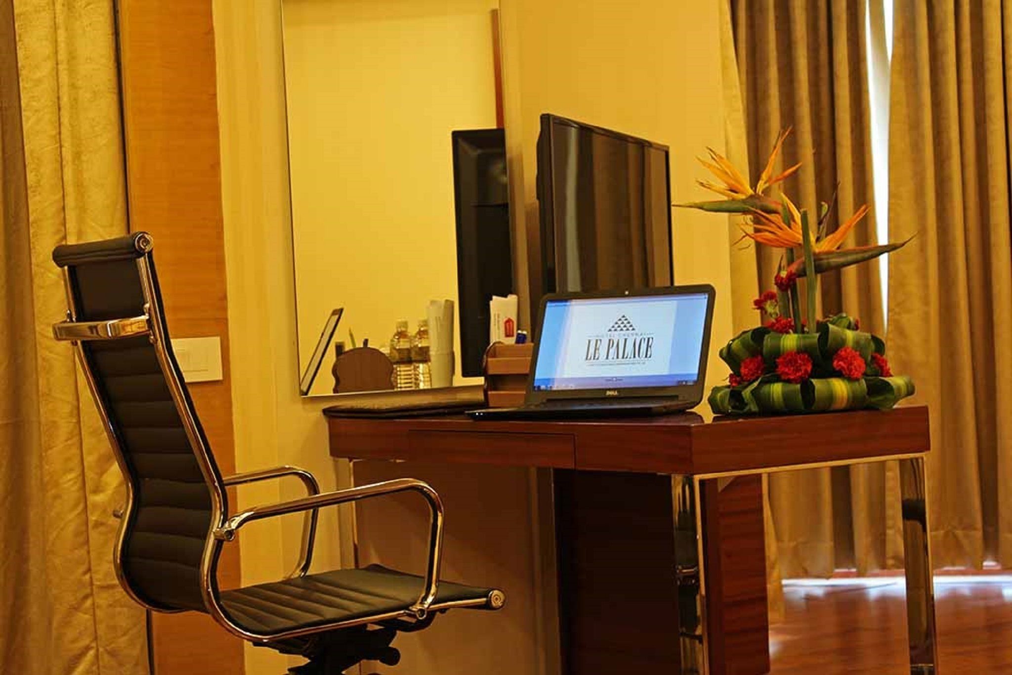 Townhouse OAK Hotel Chennai La Palace