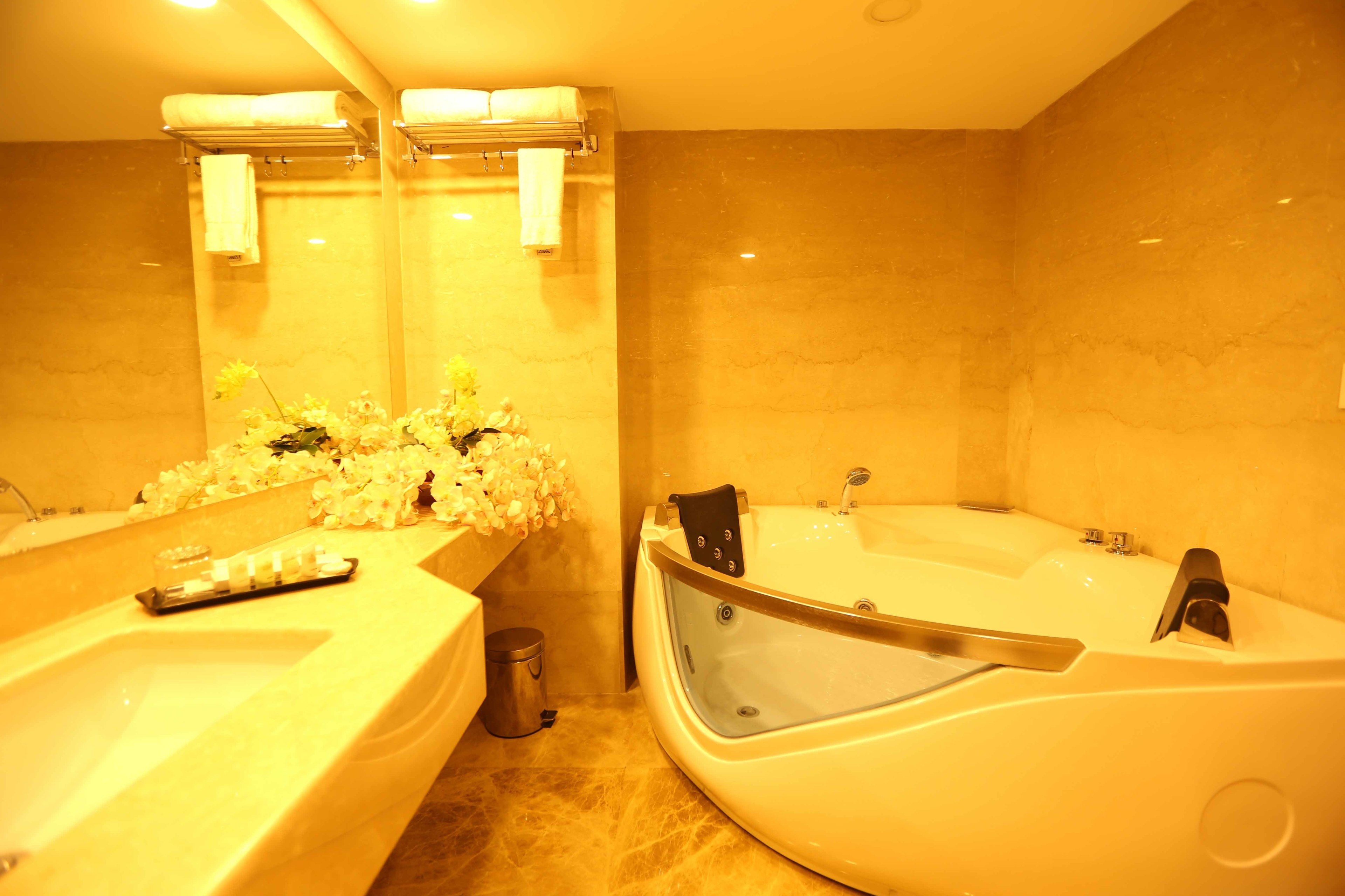 Townhouse OAK Hotel Chennai La Palace