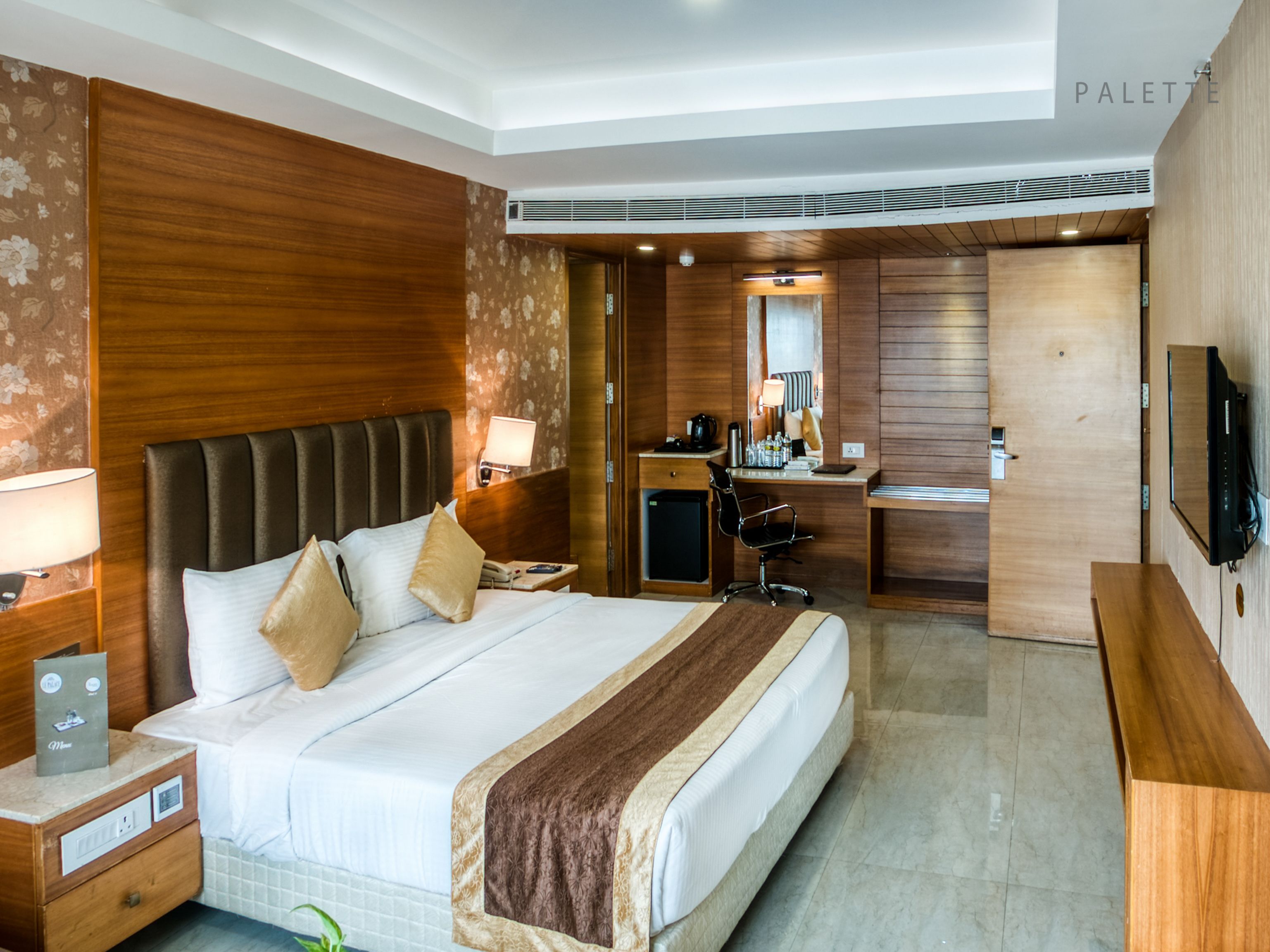 Townhouse OAK Hotel Chennai La Palace