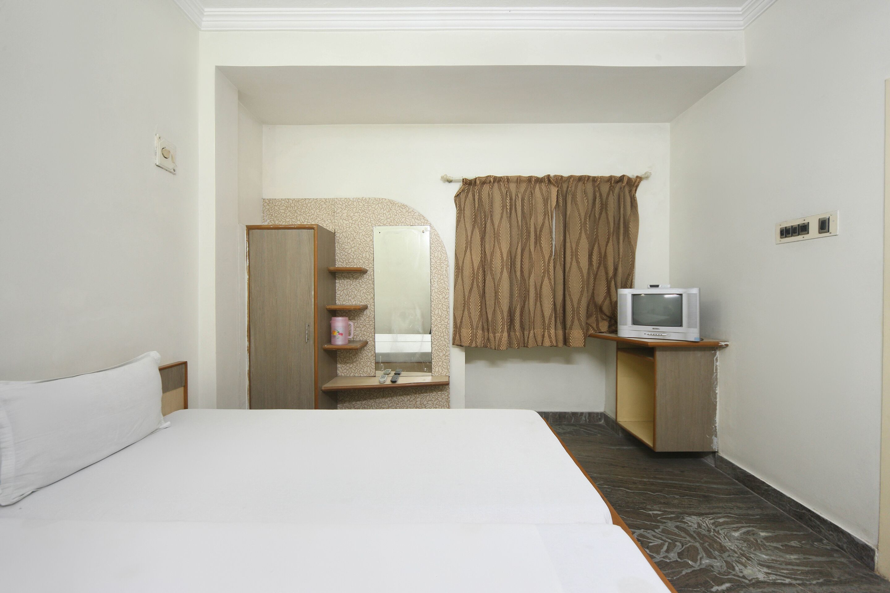 Hotel Le Palace by OYO Rooms