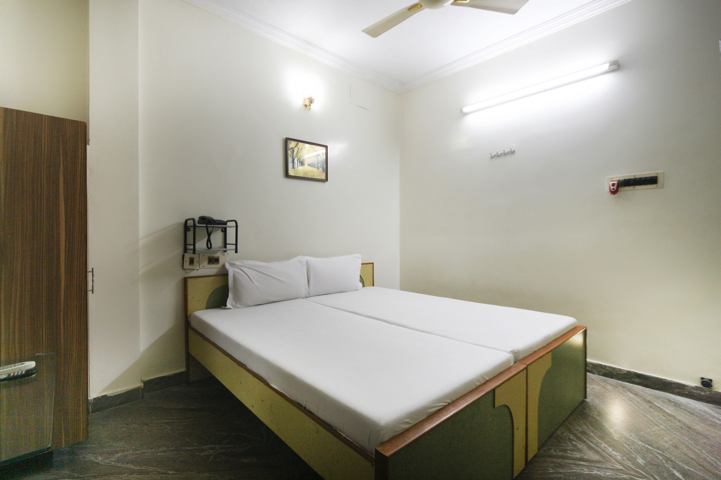 Hotel Le Palace by OYO Rooms