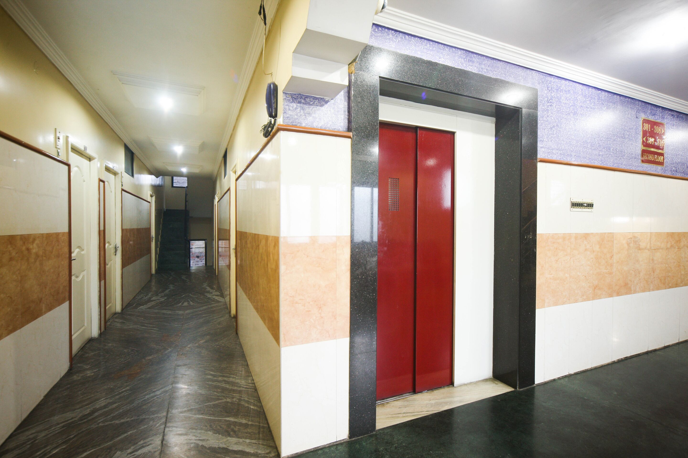 Hotel Le Palace by OYO Rooms