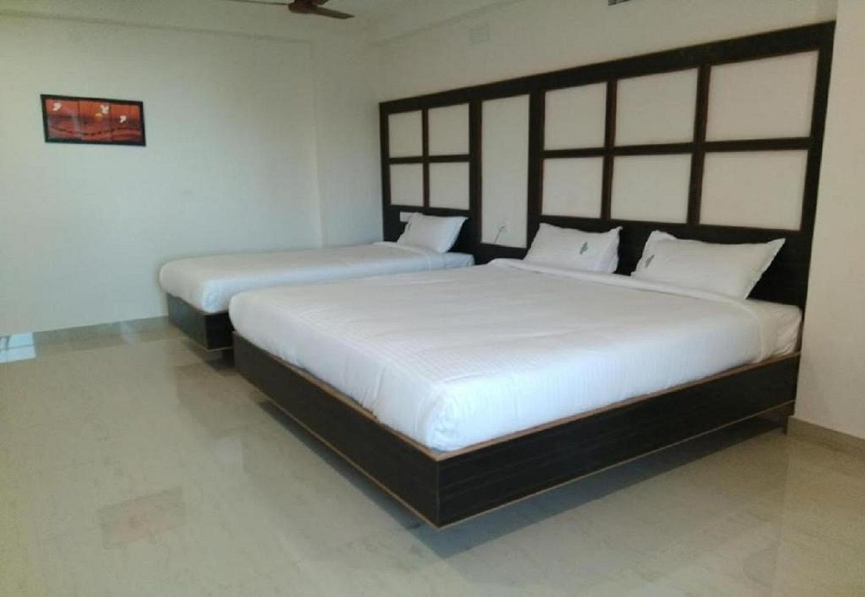 Hotel Nagoorar Inn