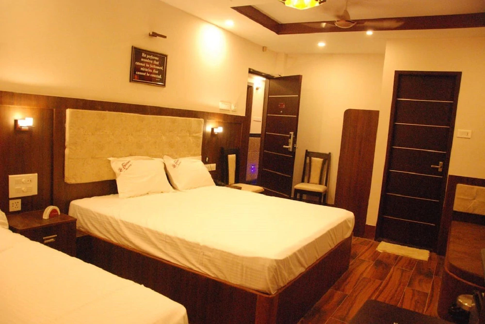 Le Emmaus Residency