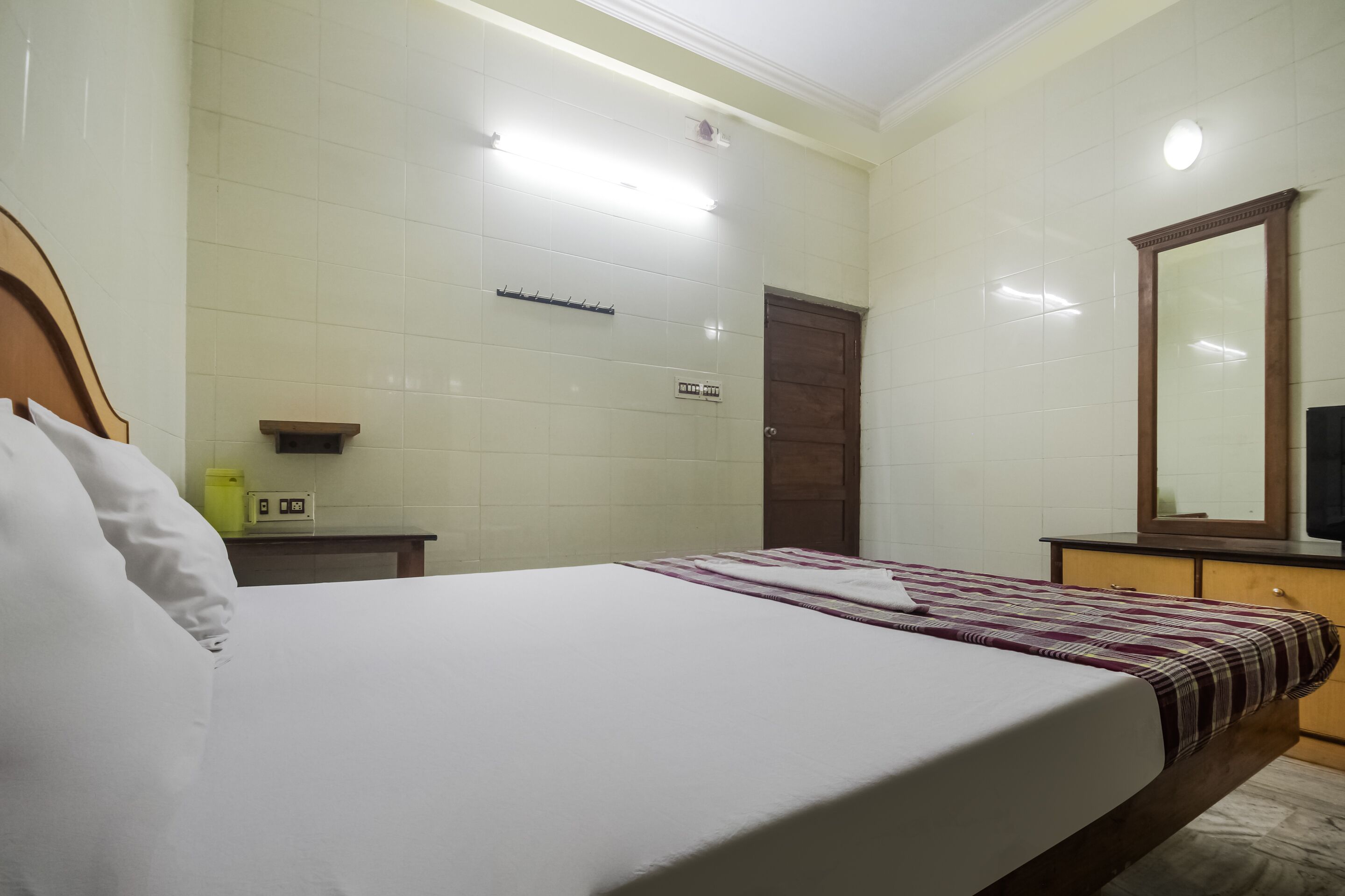 Mahalakshmi Inn by OYO Rooms