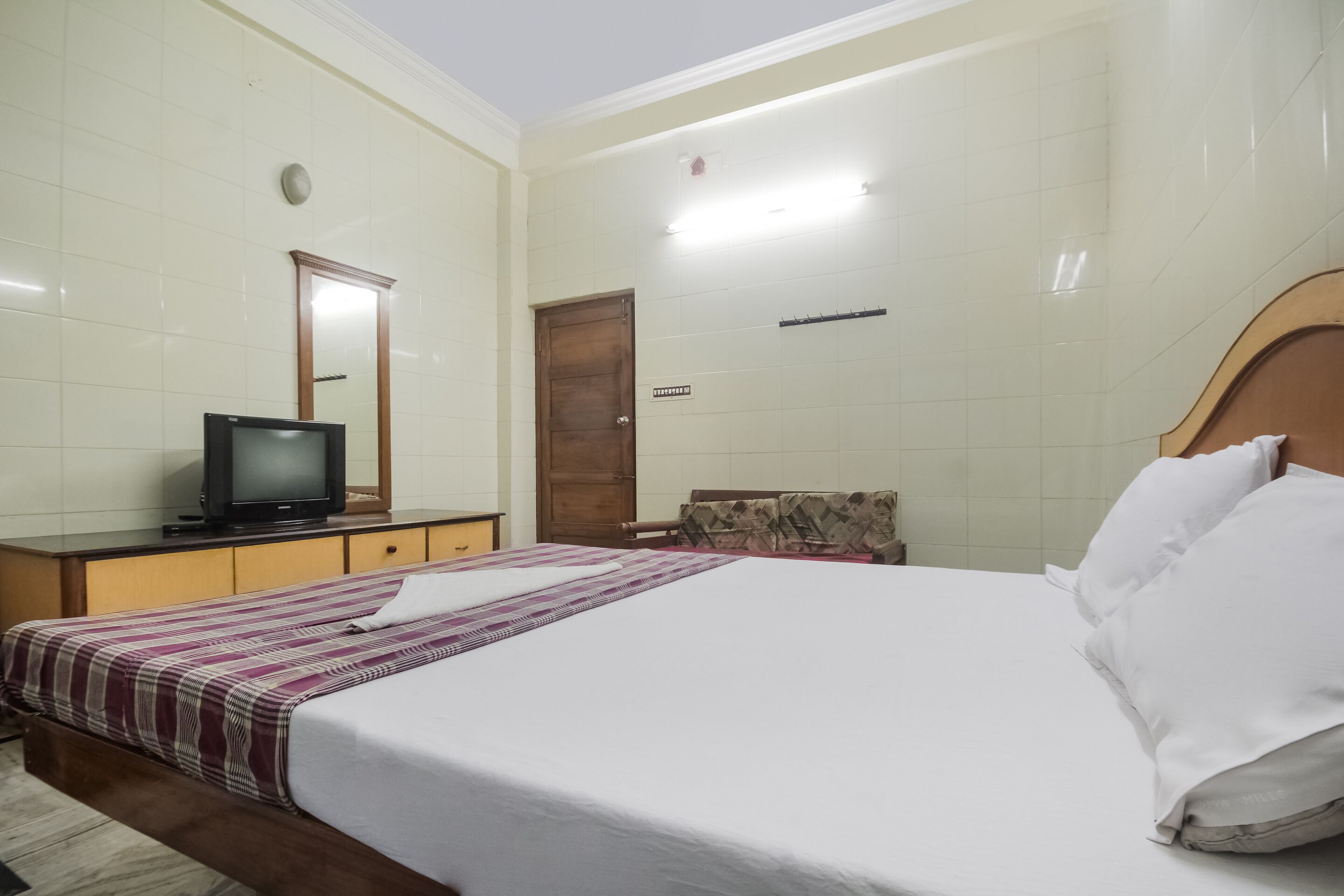 Mahalakshmi Inn by OYO Rooms