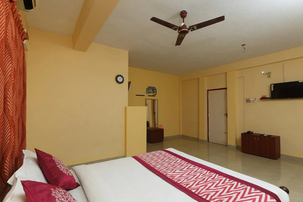 Maxiprime Hotel Manapakkam