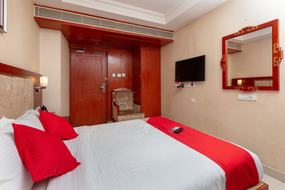 Metro Grand Hotel